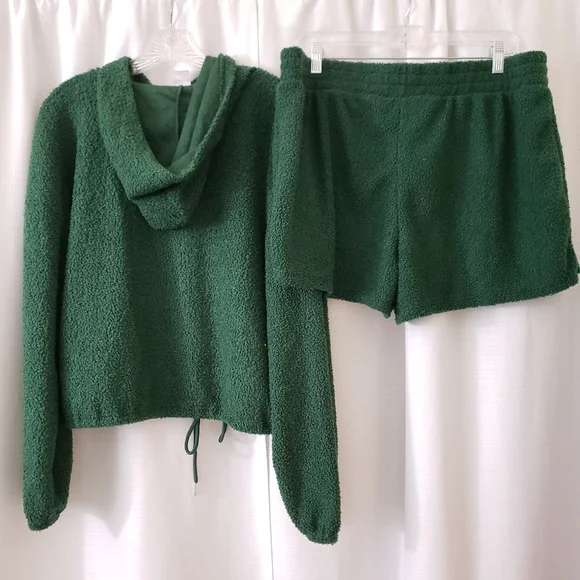 XXL NWT 2pc No Boundaries Dark Green Teddy Longsleeve Sweatshirt & Shorts Set - Picture 6 of 8